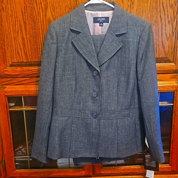 Womens suit - Picture 1 of 1